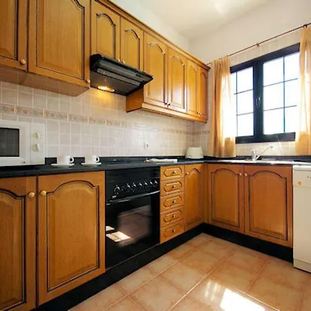 Вилла Puerto Del Carmen Sleeps 6 Pool Wifi *