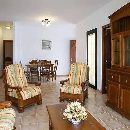 Puerto Del Carmen Sleeps 6 Pool Wifi Вилла Пуэрто дель Кармен