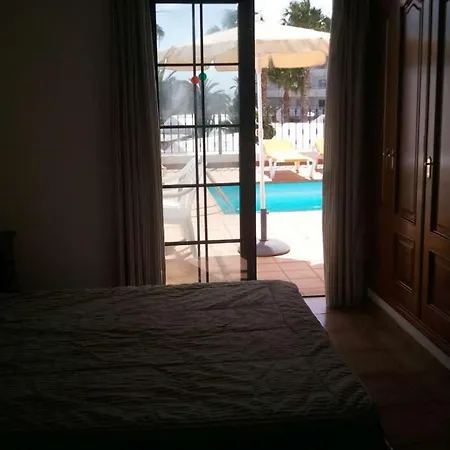 Вилла Puerto Del Carmen Sleeps 6 Pool Wifi Пуэрто дель Кармен