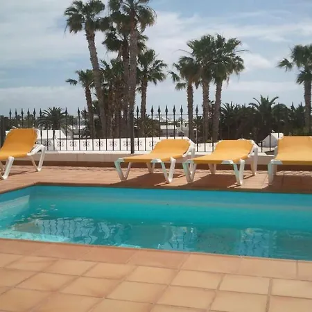 فيلة Puerto Del Carmen Sleeps 6 Pool Wifi *